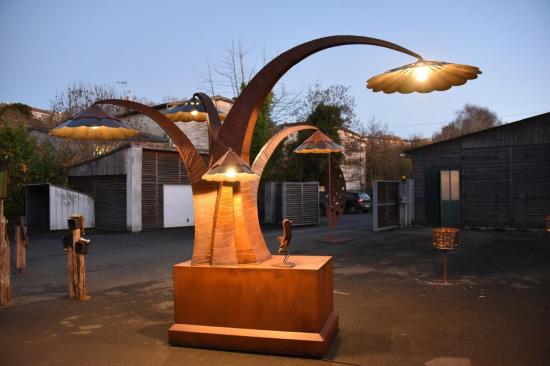 Sculpture lampe en métal